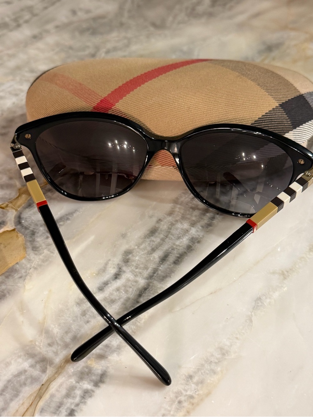 BURBERRY BE 4216 3001T3 Black cat eye Polarized grey gradient sunglasses - Picture 16 of 16